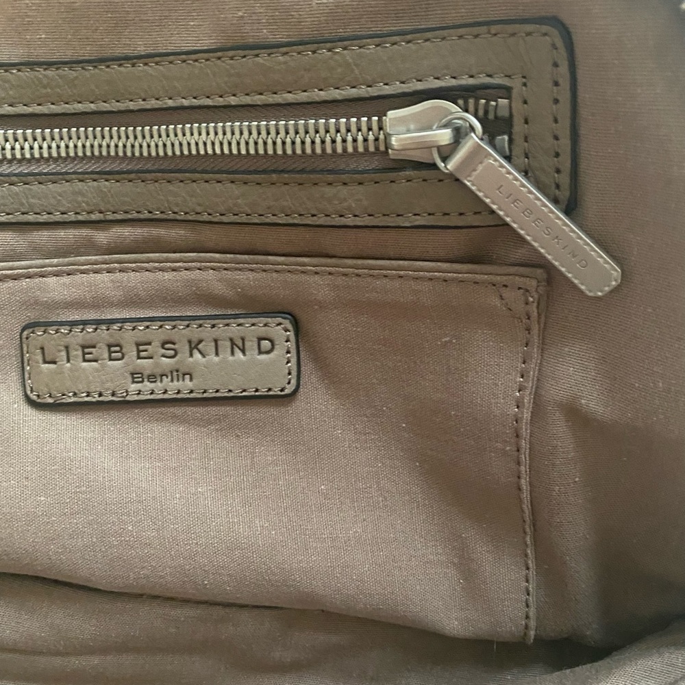 Liebeskind Berlin leather crossbody bag - Picture 15 of 16